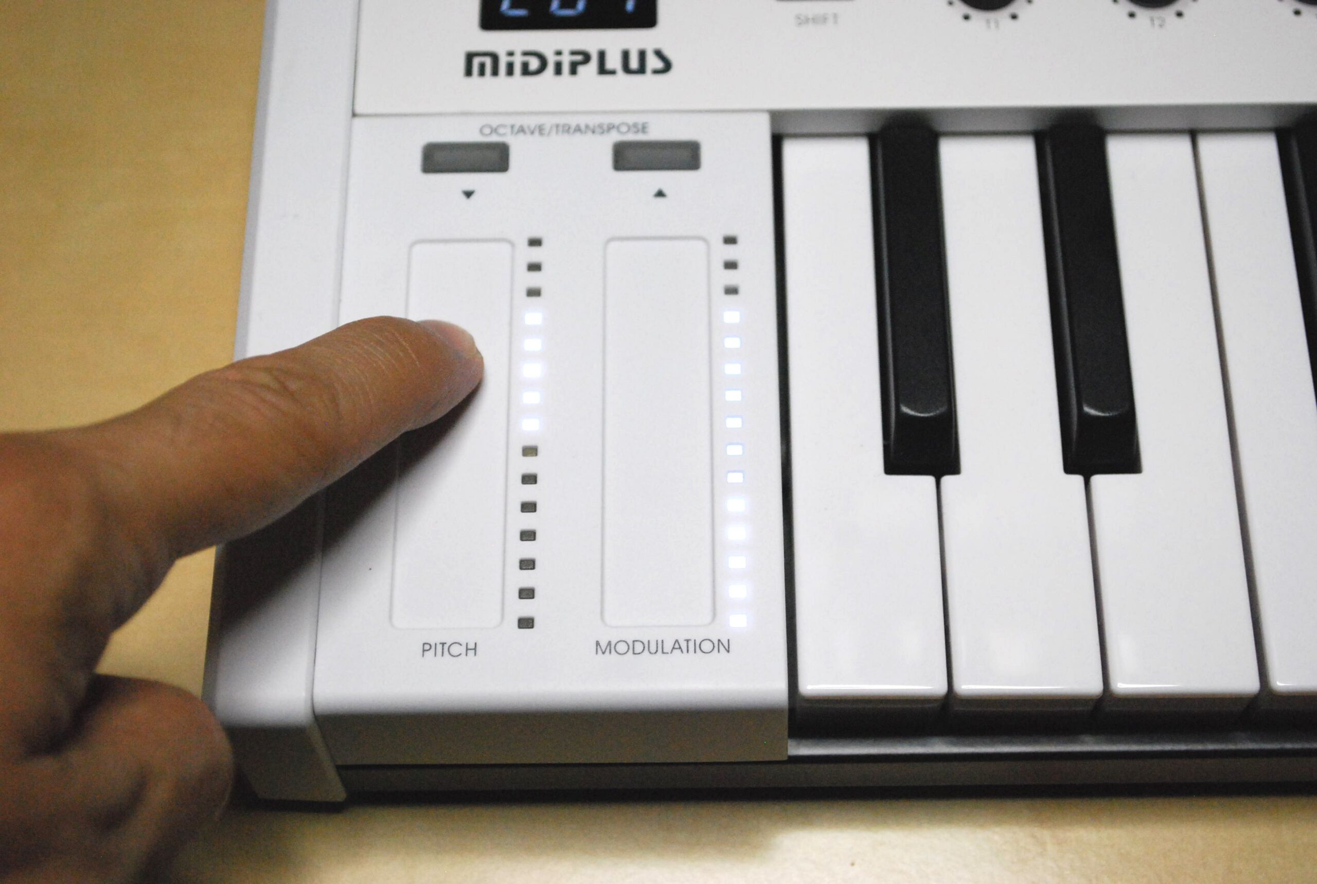 MiDiPLUS x6 Pro USB MIDIキーボードコントローラ 通販