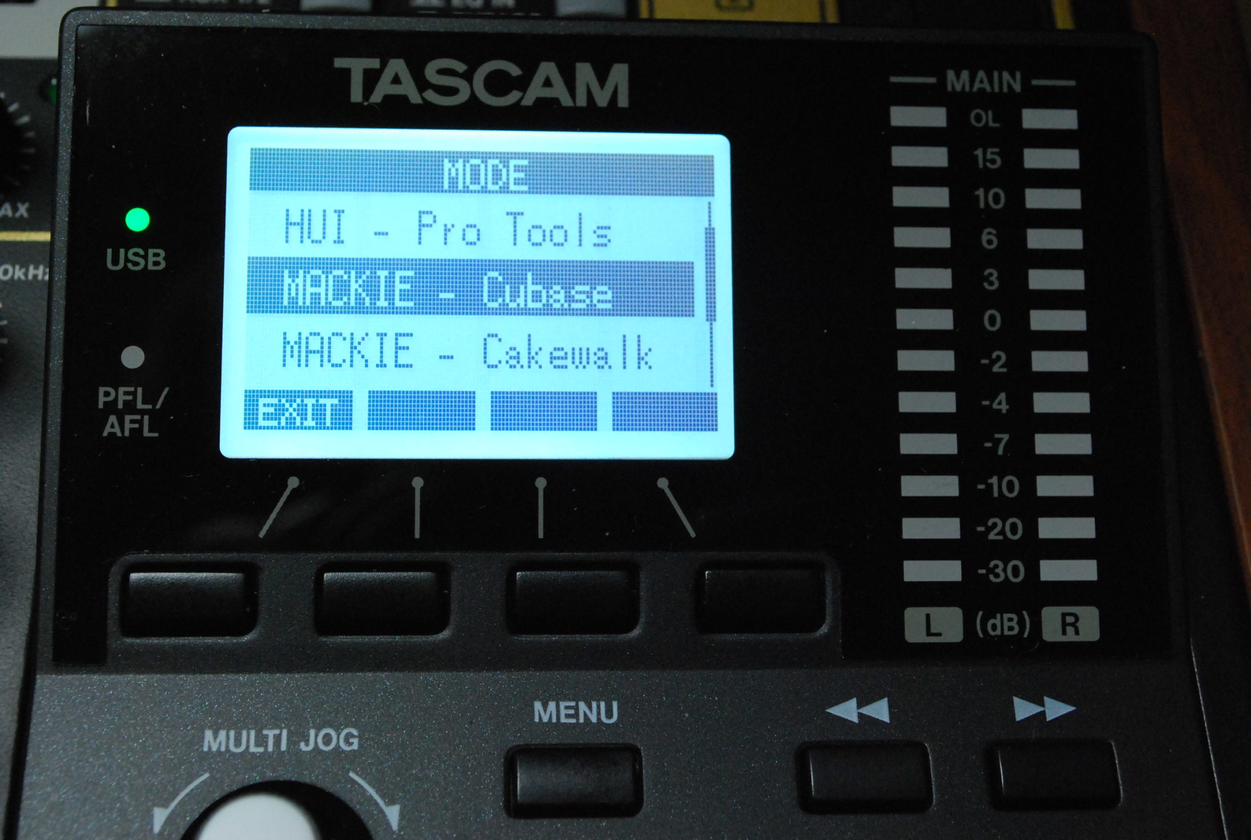 DAWと連携が可能な超高機能MTRコンソール、TASCAM Model 12を試して