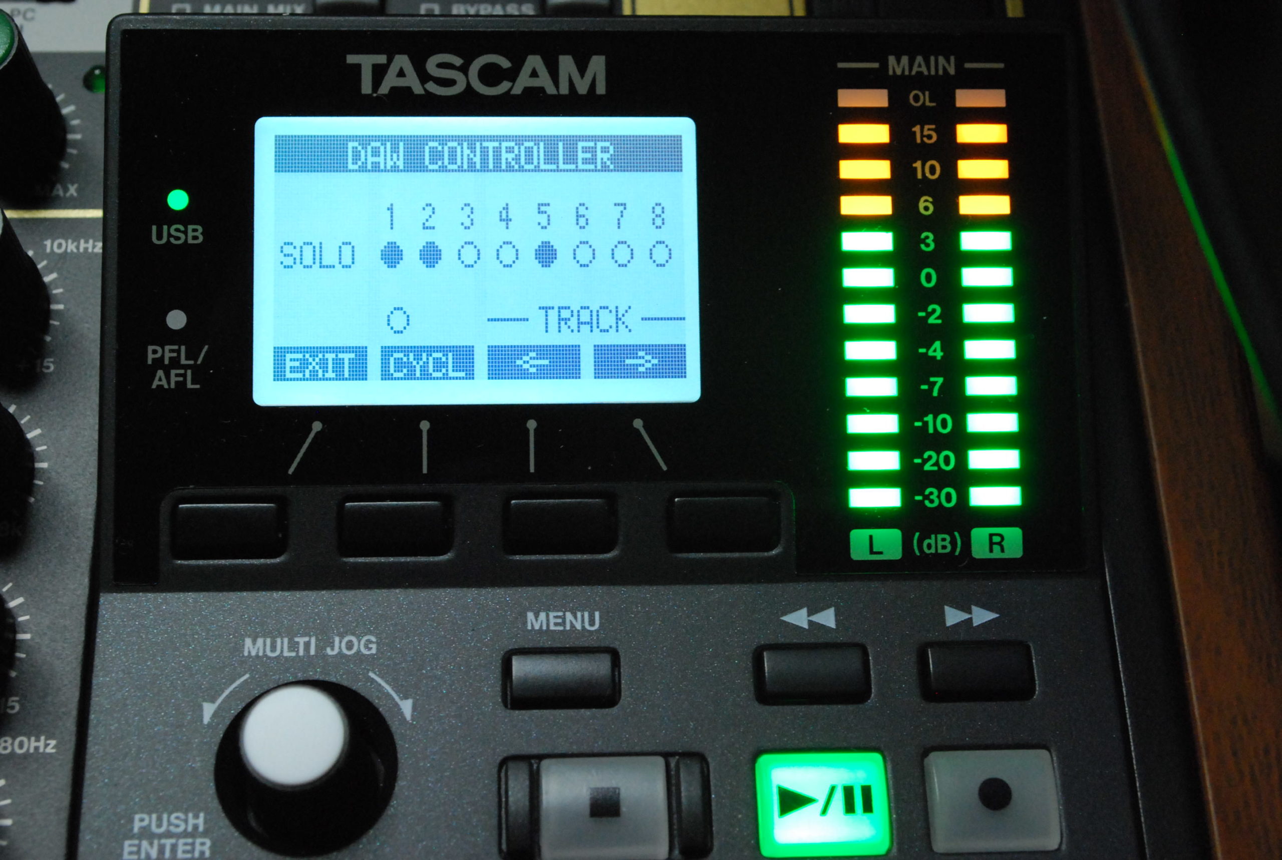 DAWと連携が可能な超高機能MTRコンソール、TASCAM Model 12を試して