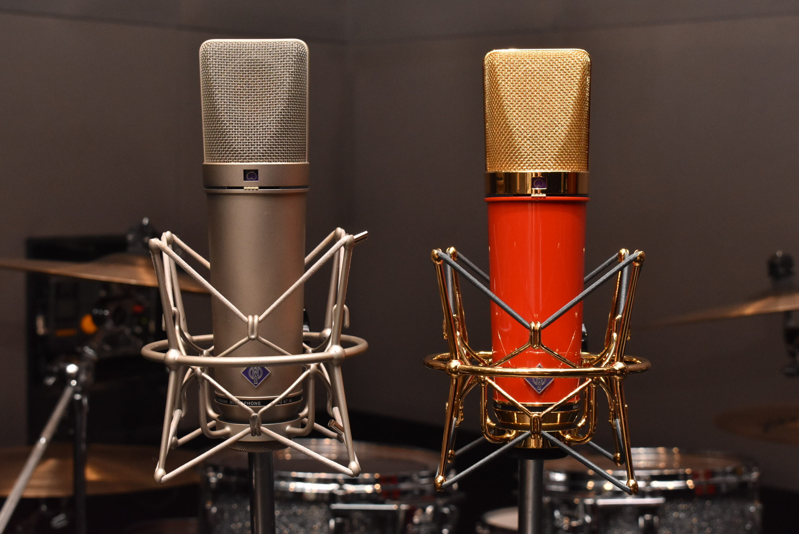 NEUMANN U 87 Aiを安く購入できる最後のチャンス!?REDバージョンが国内