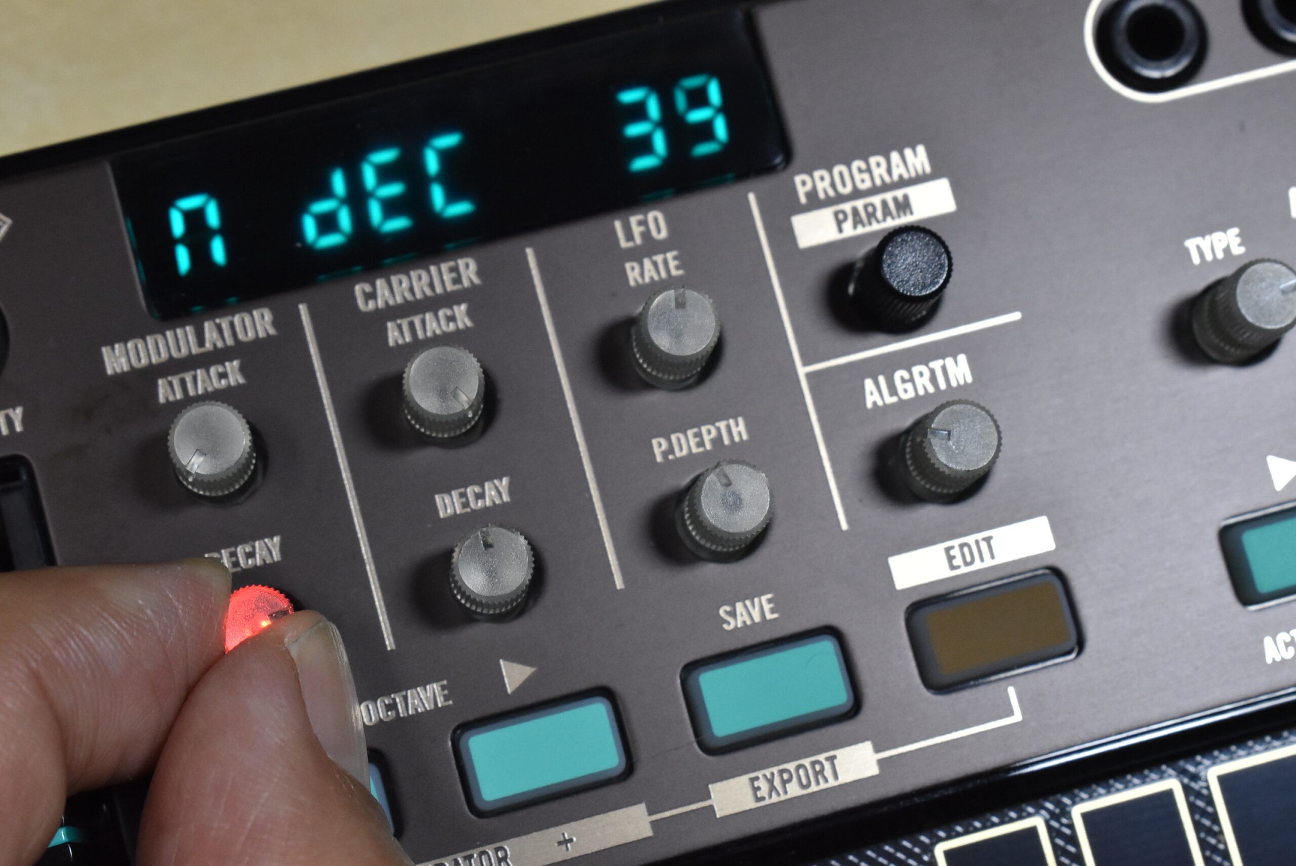 DX7を再現するvolca fmが6音ポリ対応、リバーブ搭載でより強力に。DTM