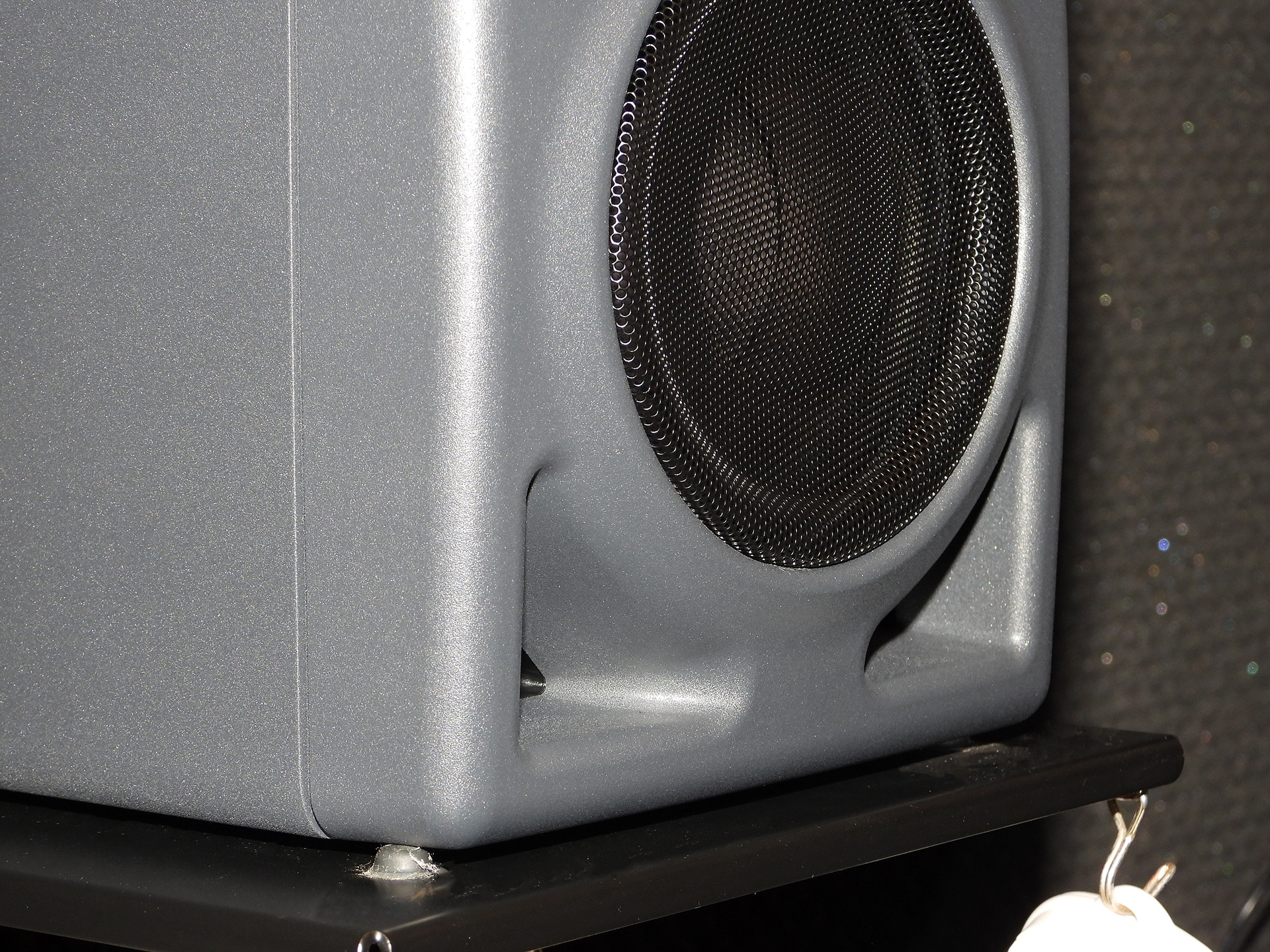 自宅でも使いやすい5.25インチウーハーのNEUMANN KH 120 Ⅱを