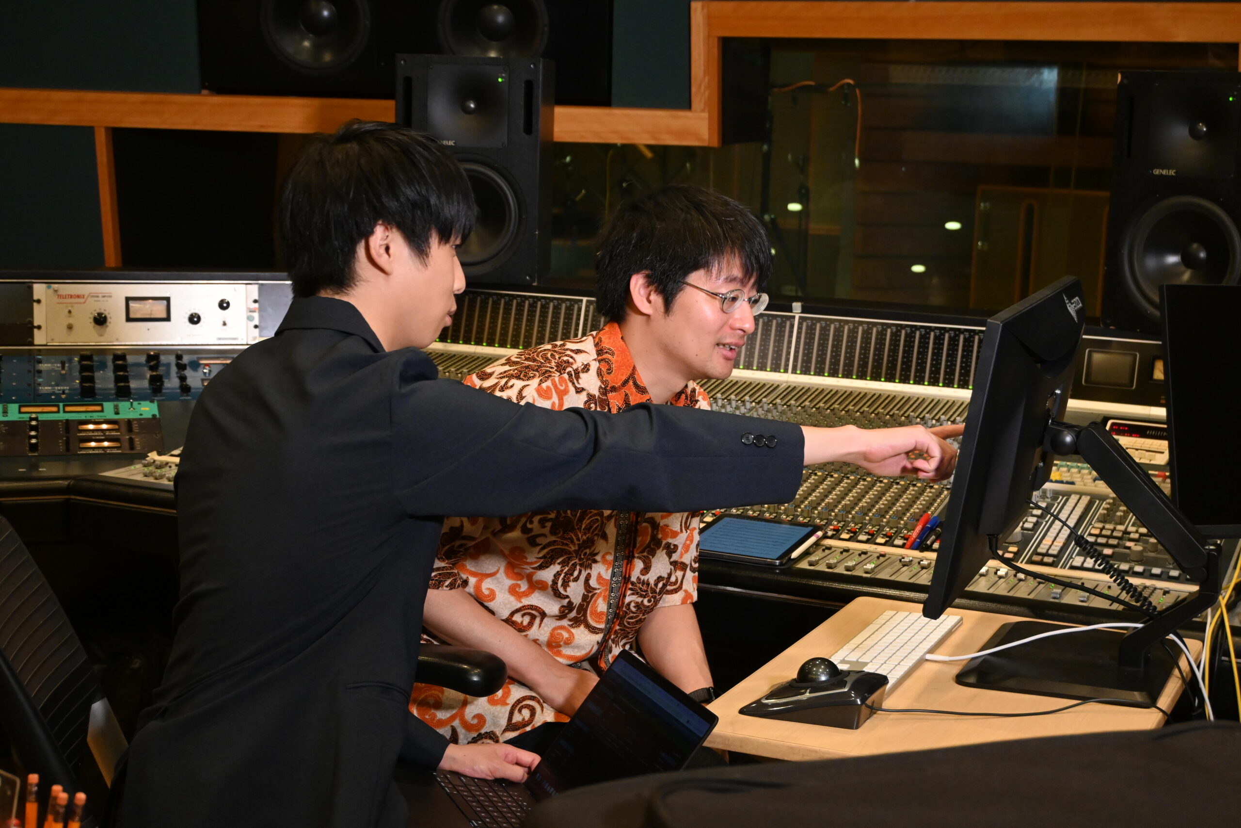 Synthesizer Vの技術だけでは作れなかった。「Instrument X」開発者2人 Synthesizer Vの技術だけでは作れなかった。「Instrument X」開発者2人