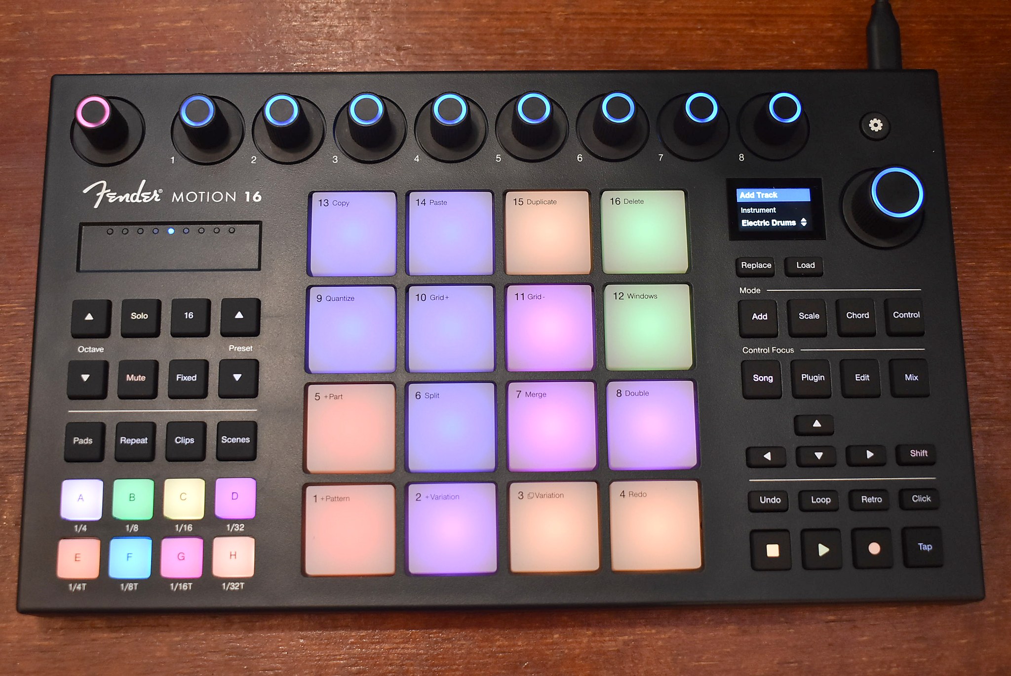 4×4の16パッドを備えたMotion 16