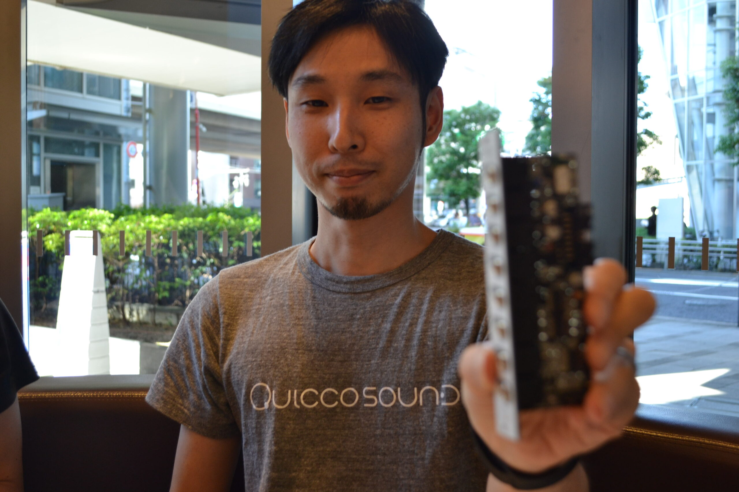 Bluetoothでアナログシンセをコントロールするmi.1e。日本の